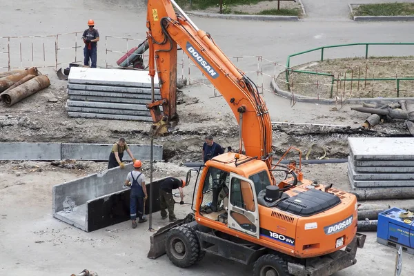 Tyumen Russia June 2020 Replacing Old Rusty Water Pipes New — Stock Photo, Image