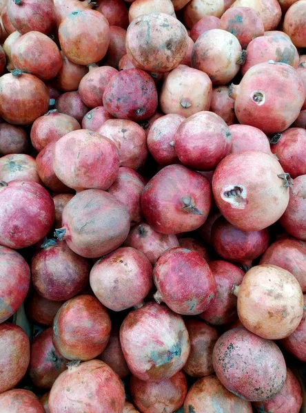 Sprzedaję Świeże Owoce Granat — Zdjęcie stockowe