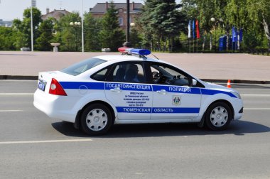 polis arabası. trafik polisi. Tyumen, Rusya Federasyonu.