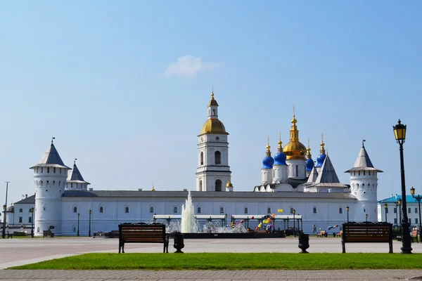 El Kremlin de Tobolsk en un día soleado de verano, Rusia . — Foto de Stock