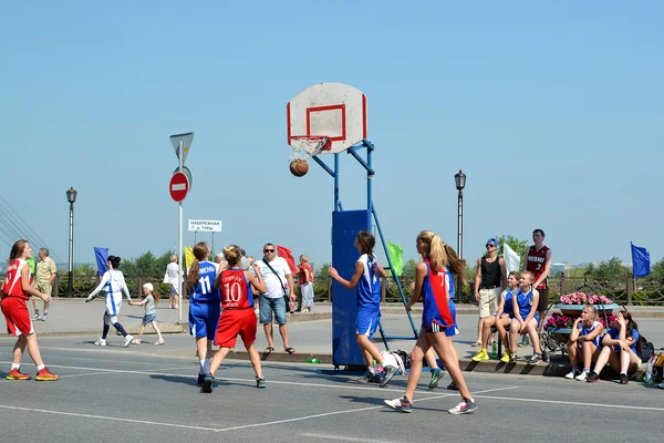 Tyumen Rusia Junio 2018 Baloncesto Callejero Entre Equipos Femeninos Calle —  Fotos de Stock