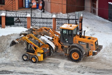 Tyumen, Rusya Federasyonu, üzerinde 20 Şubat 2018: kar aracılığıyla özel ekipman temizleme