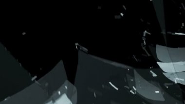 Bölünmüş veya kırık cam parçaları 