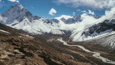 Ama dablam tepe Himalayalar