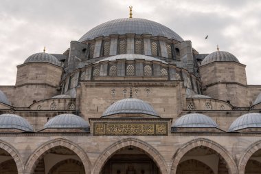 Türkiye 'nin en güzel ve en saygın camilerinden biri olan Süleyman Camii. İstanbul 'da Mart 2021' de yakalandı.