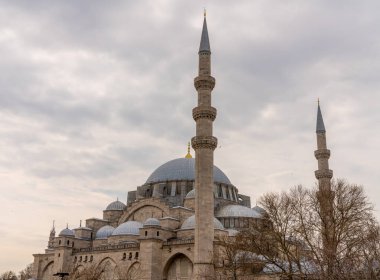 Türkiye 'nin en güzel ve en saygın camilerinden biri olan Süleyman Camii. İstanbul 'da Mart 2021' de yakalandı.