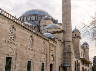 Türkiye 'nin en güzel ve en saygın camilerinden biri olan Süleyman Camii. İstanbul 'da Mart 2021' de yakalandı.