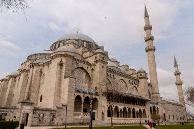 Türkiye 'nin en güzel ve en saygın camilerinden biri olan Süleyman Camii. İstanbul 'da Mart 2021' de yakalandı.
