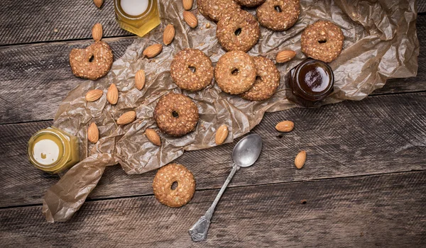 Nuts and Cookies with sesame — Stock Photo, Image