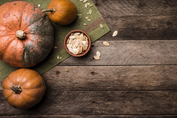 Rustik tarzı balkabağı tohumları ile