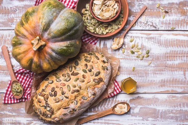 Pane bianco appena cotto — Foto Stock