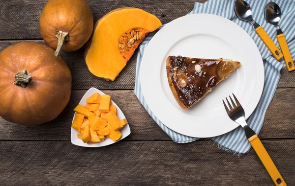 Pumpkins and pie — Stock Photo, Image