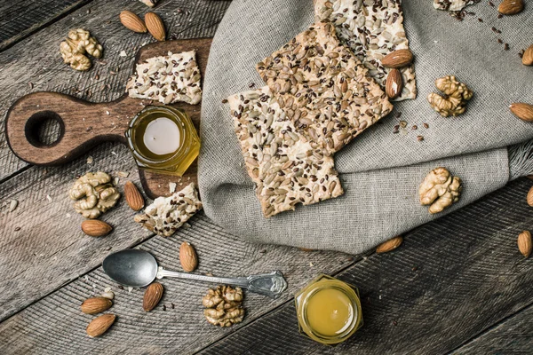 Diätkekse mit Honig und Nüssen — Stockfoto