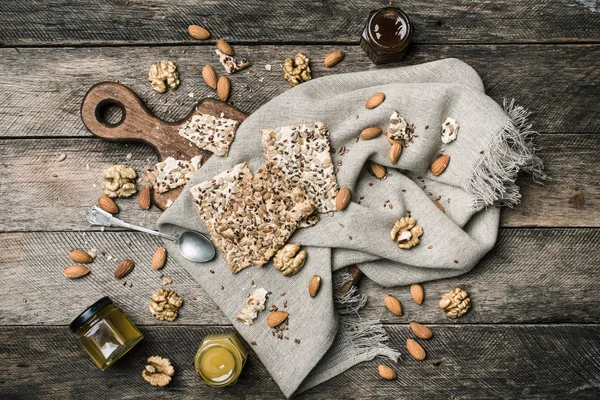 Välsmakande kakor med frön och honung — Stockfoto