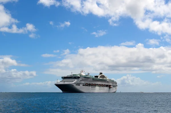 Crucero en el mar —  Fotos de Stock