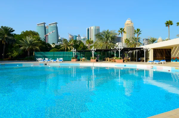 Swimming pool in Doha — Stock Photo, Image