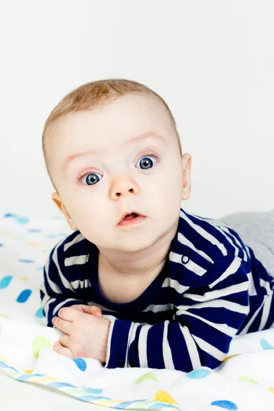 Adorable bébé. studio photo — Photo