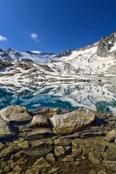 Монтічелло озера - pass-дель-Тонале — стокове фото