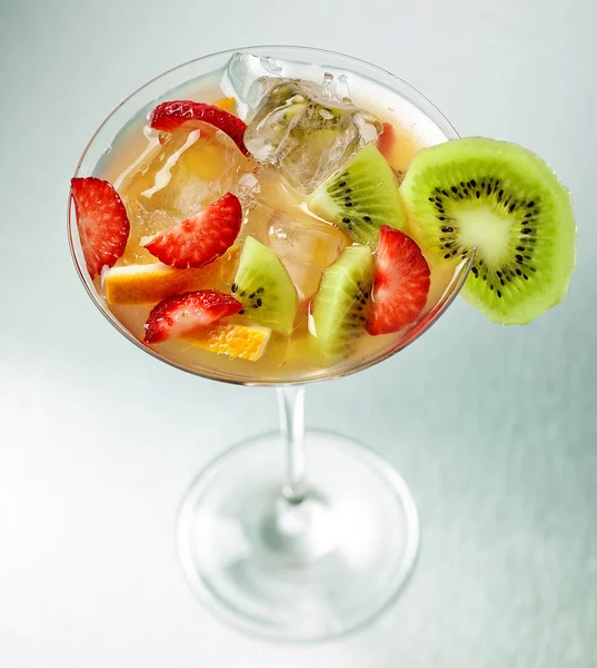 Čerstvý ledový koktejl s ovocem — Stock fotografie