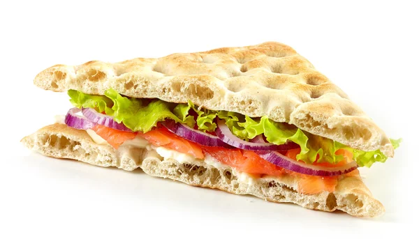 Sandwich met gerookte zalm en uien — Stockfoto