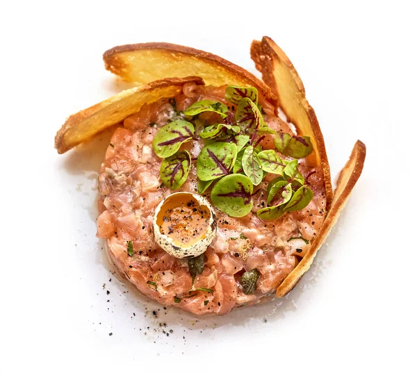 Portion Tartare Saumon Isolé Sur Fond Blanc Vue Dessus — Photo