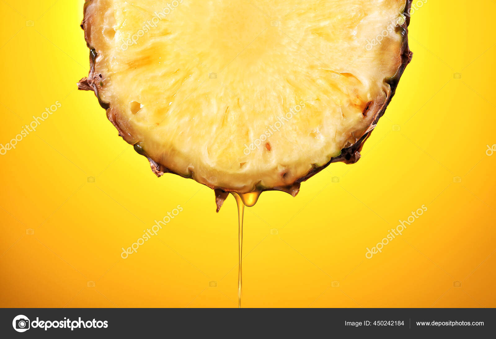 Выдавить лимон. Яблочный сок в стакане. Макро фрукты. Сок вытечет. Эпл джус сок.