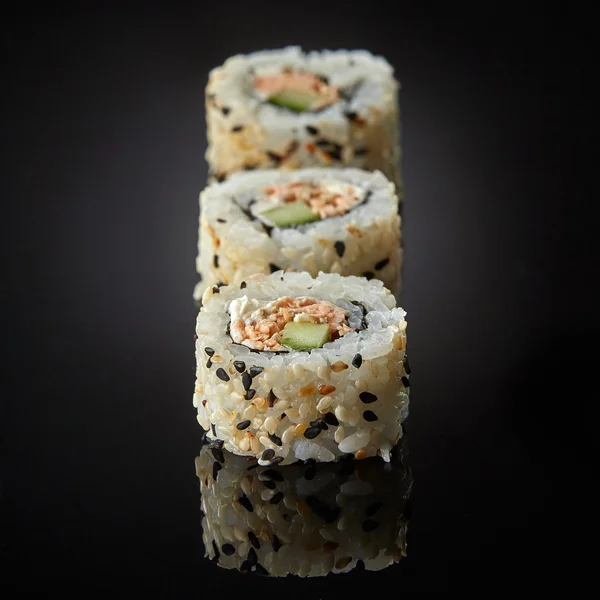 Sushi with salmon and cucumber — Stock Photo, Image