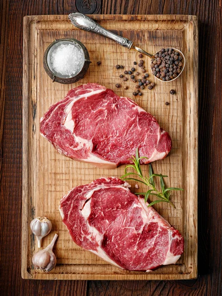 Fresh raw beef steak — Stock Photo, Image