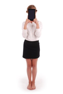 Kız tablet pc yüz tutar.