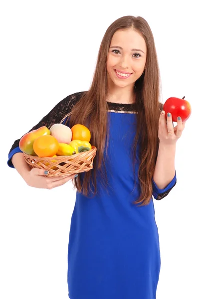 Ung flicka med en fruktkorg — Stockfoto