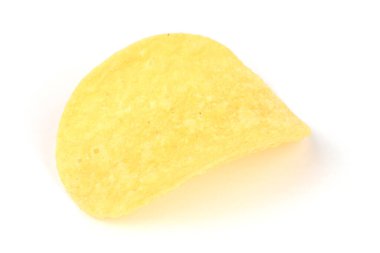 Beyaz arka planda izole edilmiş lezzetli patates cipsleri. Yüksek çözünürlüklü. Tam alan derinliği.