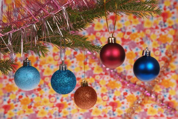 Vánoční stromeček oblečení, vánoční hračky — Stock fotografie