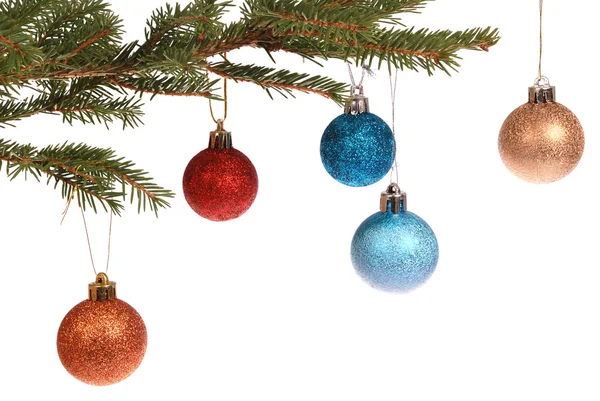 Traje de árbol de Navidad con una bola de color decorativo . — Foto de Stock