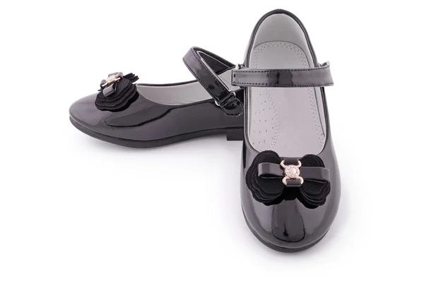 Piękne czarne buty dla dzieci (ścieżka przycinająca) — Zdjęcie stockowe