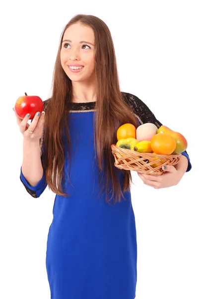 Jovem com uma cesta de frutas — Fotografia de Stock