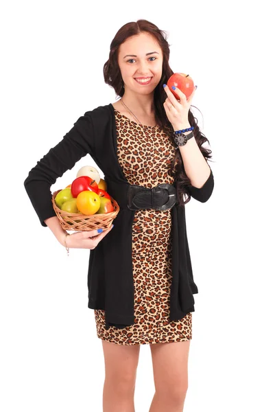 Молода дівчина з фруктовим кошиком — стокове фото