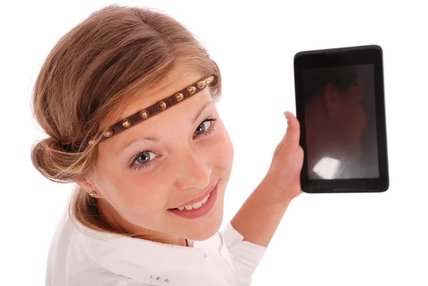 Chica sosteniendo la tableta pc por una mano — Foto de Stock