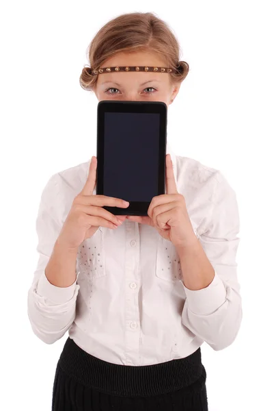 Menina fecha a metade rosto tablet pc — Fotografia de Stock
