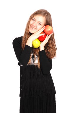 Kız tutarak taze elma