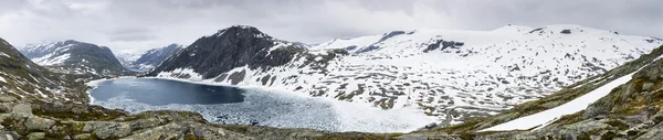 挪威山景观尽收眼底 — 图库照片