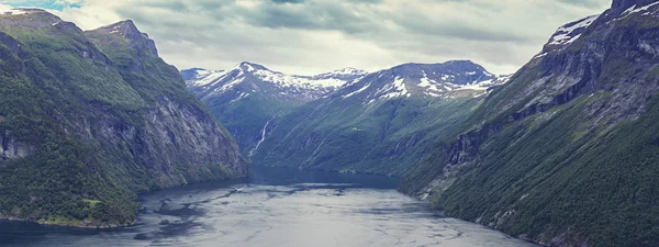 Вид на горный ландшафт Норвегии — стоковое фото