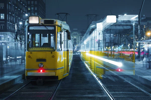 Gammal spårvagn i centrum av Budapest, Stockbild