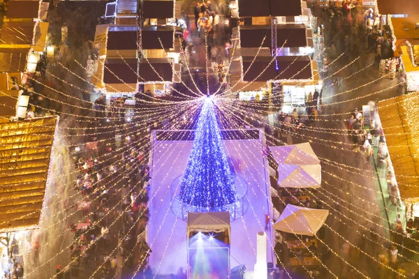 Albero di Natale in Piazza della Basilica di Santo Stefano, Budapest, Hunga — Foto Stock