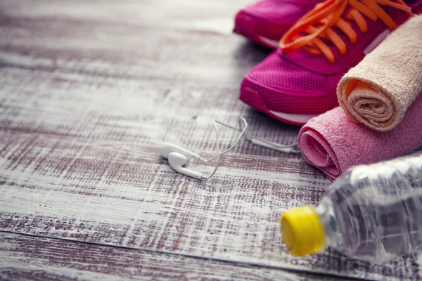 Fitnessgeräte und gesunde Ernährung — Stockfoto