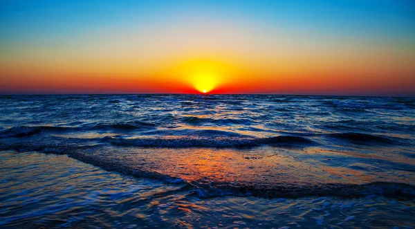 Cielo azul, sol y mar — Foto de Stock