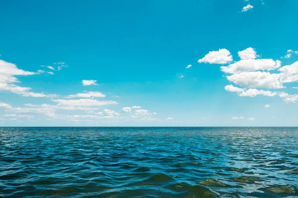 Mavi Deniz Yüzeyinin Havadan Görünüşü — Stok fotoğraf