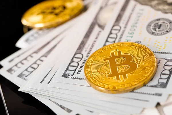 Bitcoin Oro Nosotros Los Dólares Cerca Moneda Criptográfica Electrónica — Foto de Stock