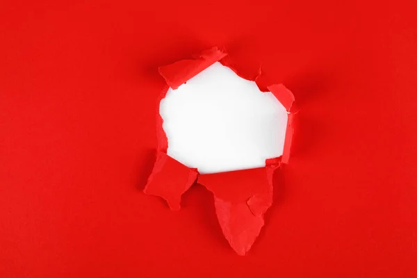 Rood Gat Het Papier Met Gescheurde Zijkanten Kerstmis Achtergrond — Stockfoto
