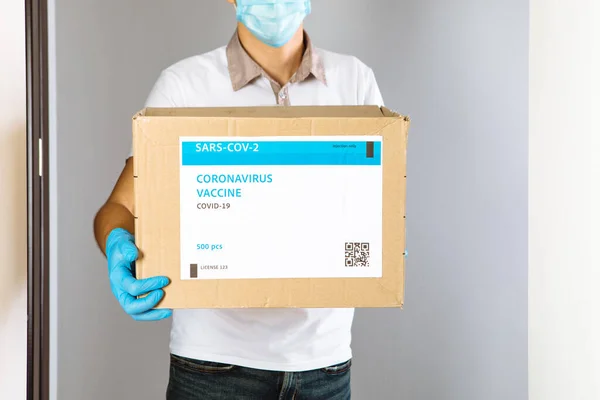 Delivery Medical Box Vaccines Courier Delivers Vaccine Covid Virus — Stock Photo, Image