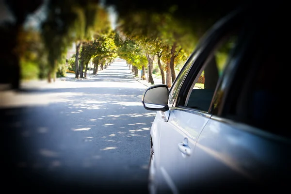 Carretera borrosa y coche —  Fotos de Stock